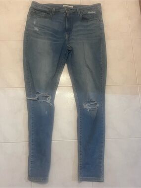 Levi's Women's Light Blue Skinny Ripped Jeans